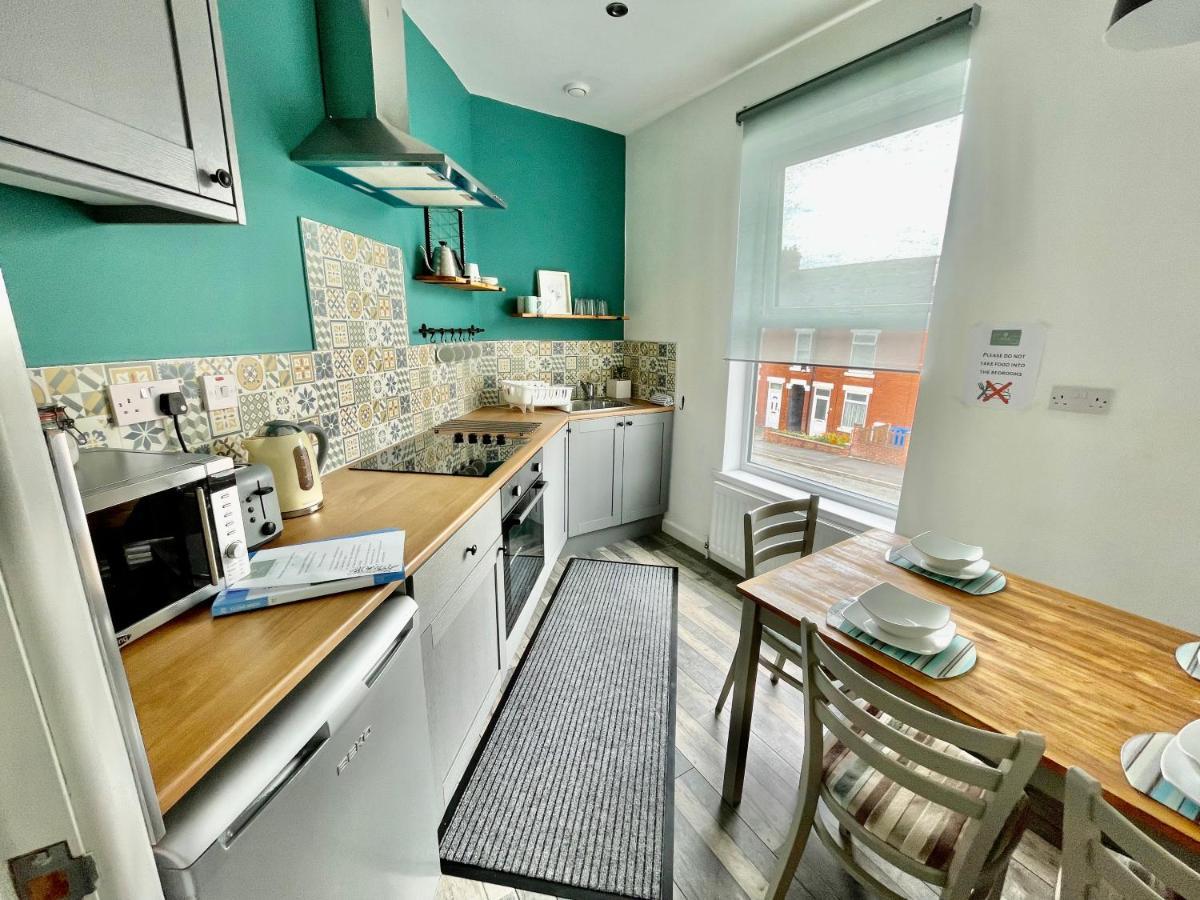The Corner House - Modern Chesterfield Town Centre Apartments エクステリア 写真
