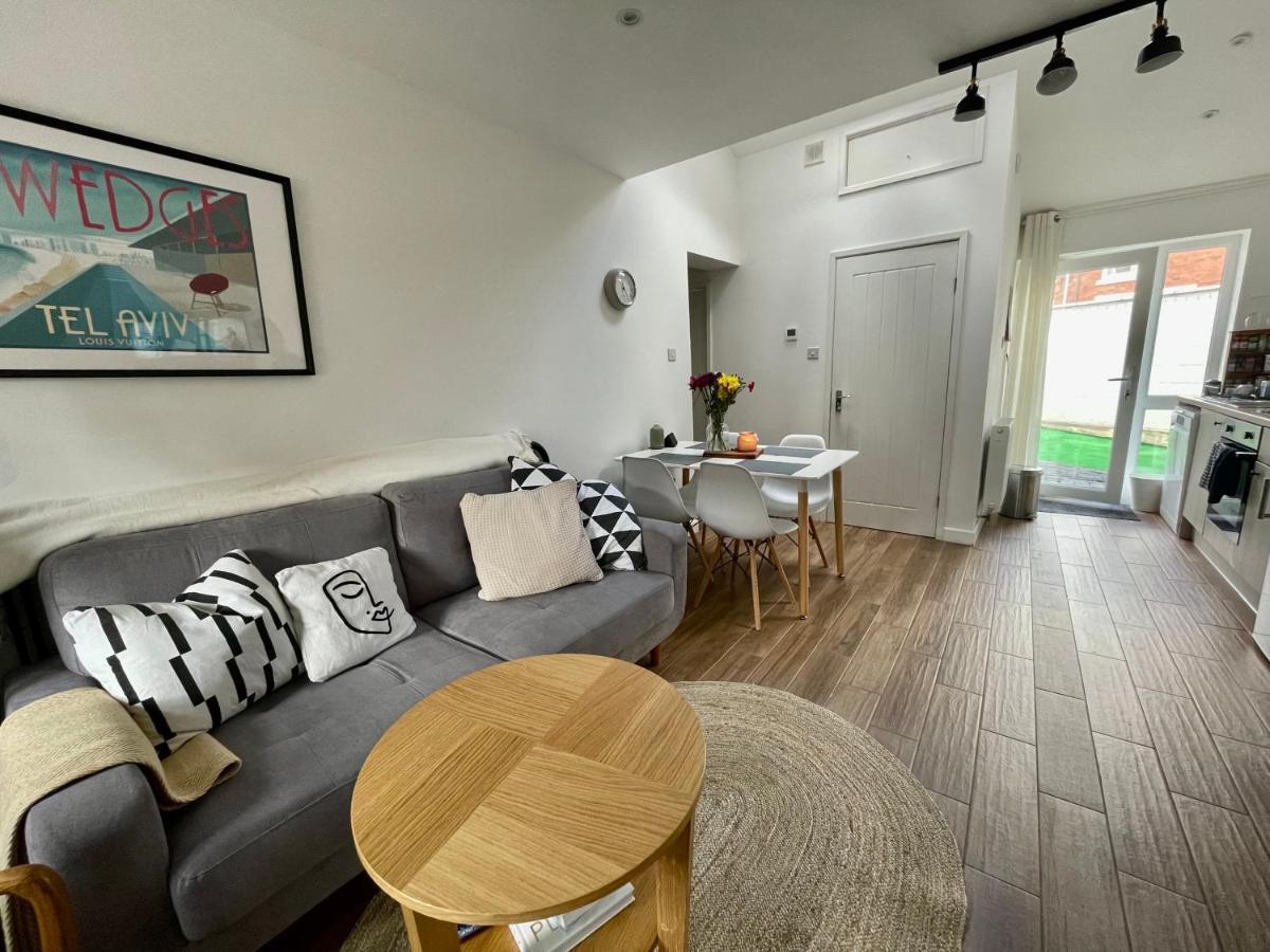 The Corner House - Modern Chesterfield Town Centre Apartments エクステリア 写真